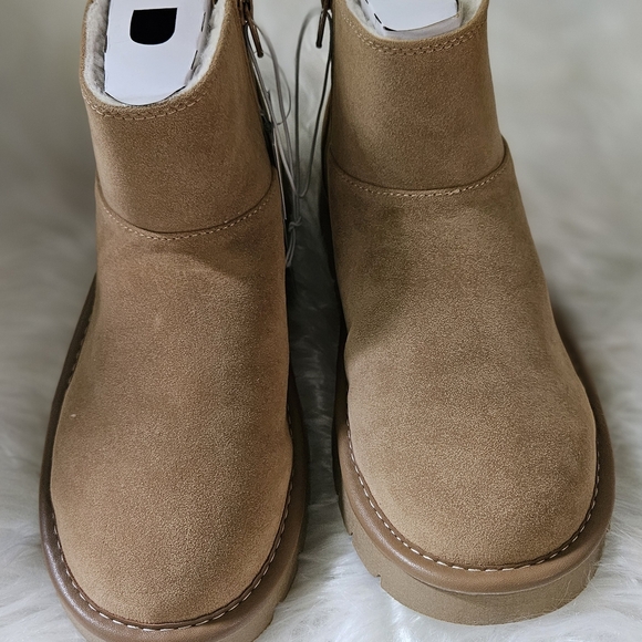 Universal Thread Women's Tan Ankle Booties - Picture 1 of 4